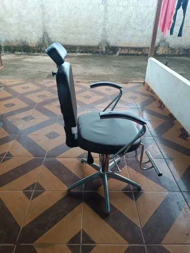 VENDO CADEIRA PARA SALÃO DE BELEZA