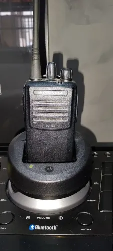 Rádio HT Motorola mod VX 261
