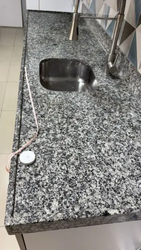 Bancada em Granito cinza 2.11x0.60