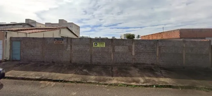 Terreno à venda no bairro Santa Mônica em Uberlândia