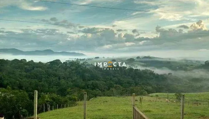 Chácara com 4 dormitórios à venda, 12000 m² por R$ 800.000 - Congonhal/MG