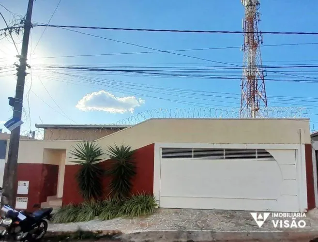 CASA PARA ALUGAR, 03 QUARTOS, 01 SUÍTE, 03 VAGAS, CONJUNTO PONTAL - UBERABA/MG