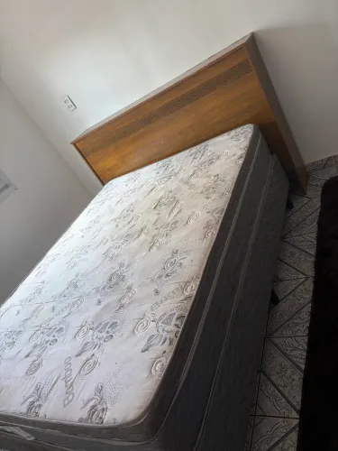 Cama box com cabeceira baú 
