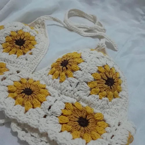 Top de Crochê Girassol - Artesanal e Exclusivo (Sob Encomenda)