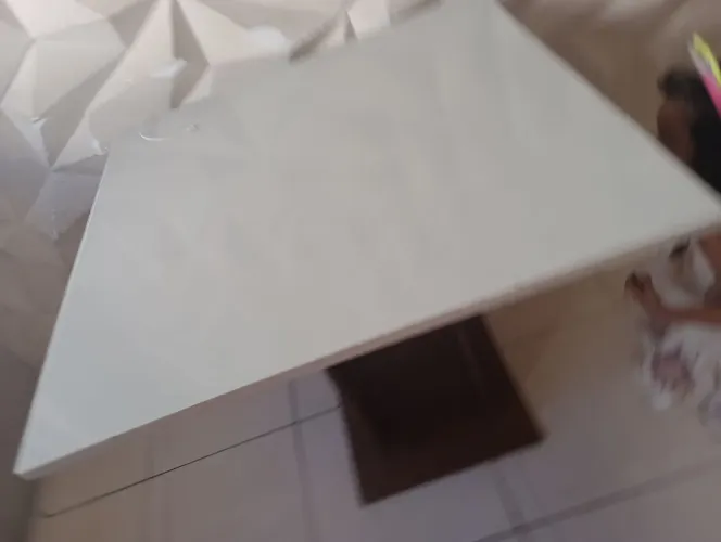 Vendo mesa tampo de vidro  marfim 