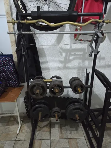 Kit Academia em Casa Completo ? 130kg de Anilhas + Barras + Banco + Saco de Boxe