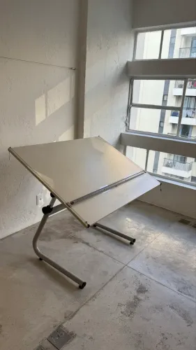 Mesa de Desenho Trindent para Criativos