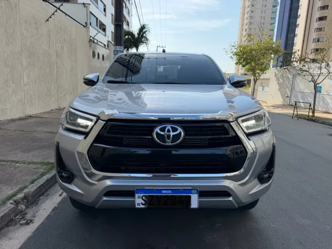 Toyota Hilux CD SRV 4X4 2.8 TDI Diesel Aut. 2025