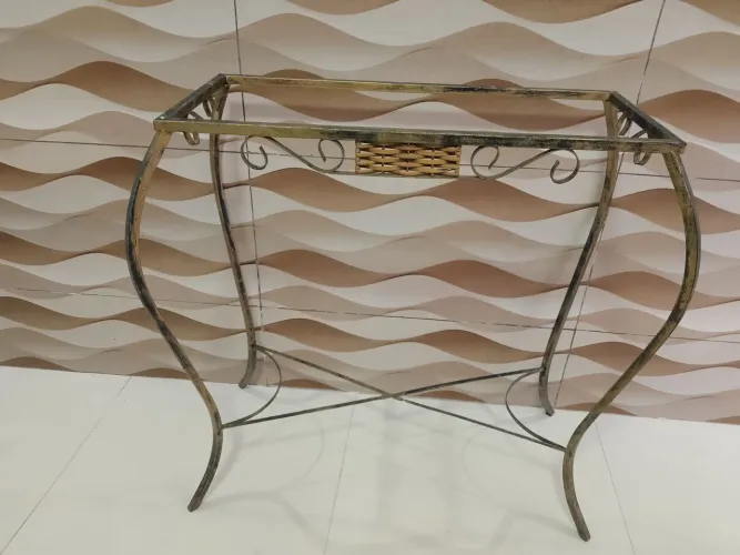 Mesa de canto estilo retrô 