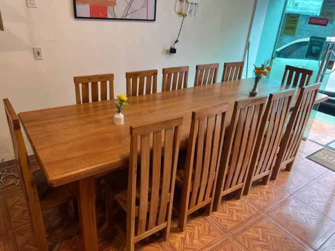 Mesa de jantar Madeira Maciça 12 lugares nova de fabrica. Entregamos