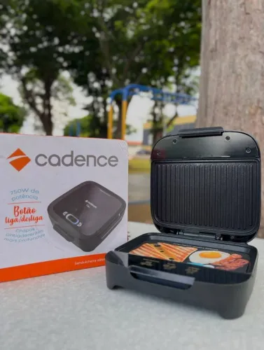 Sanduicheira ante aderente Cadence Nova na caixa