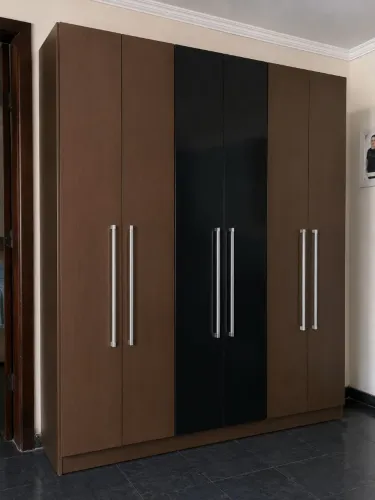 Guarda roupa 6 portas