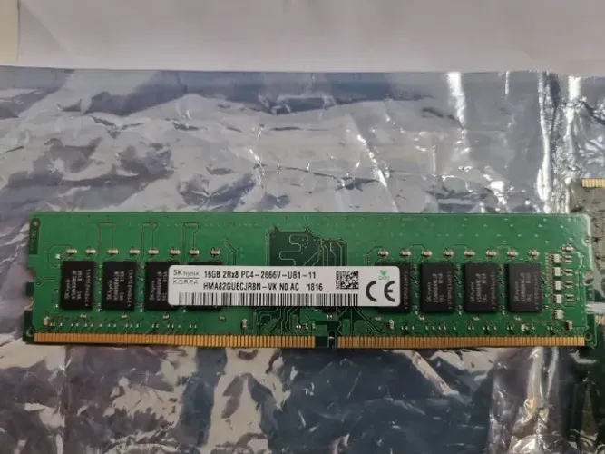 Vendo Pentes de memória RAM de 16GB DDR4 para desktop (marcas SK Hynix e Smart) - Usado