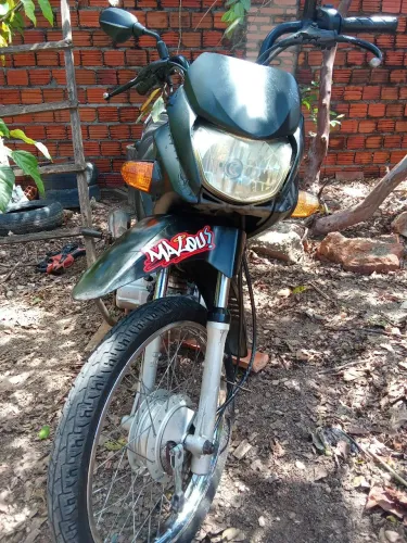 Moto só no ponto de andar
