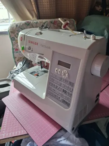Máquina de costura Singer eletrônica 