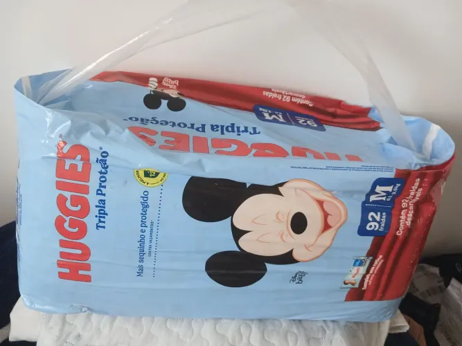 Troca /  Vendo  Fraldas Huggies - Tamanho M com 92 por Tamanho G ou GG