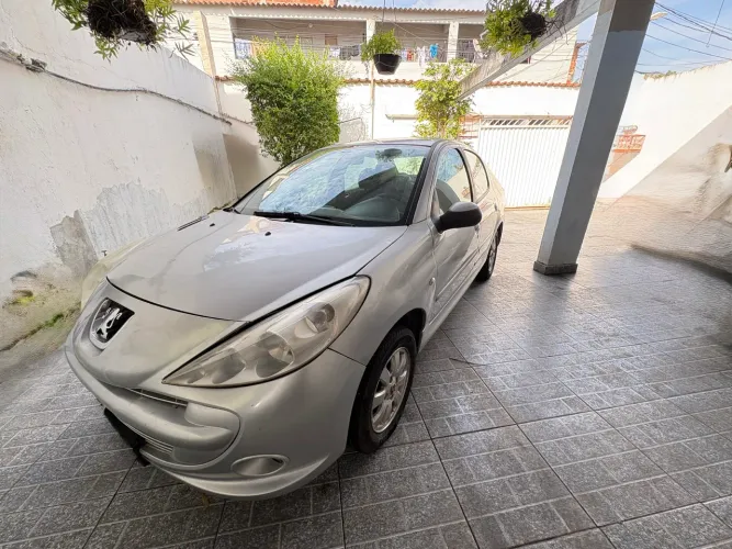Peugeot 207 Sedan Passion XR 1.4 Flex 8V 4P 2013