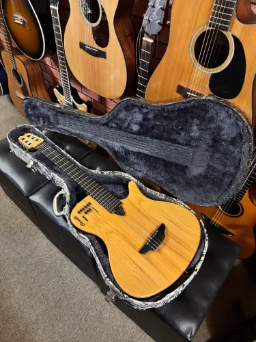 Violão Caimbé nylon flat MIDI regulado com hardcase ANALISO TROCAS