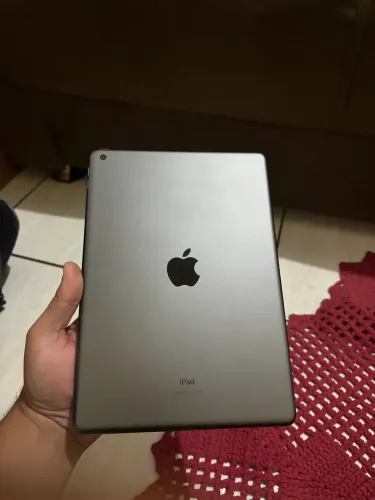 iPad 9 com caixa e carregador