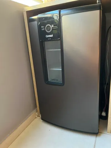 Título: Cervejeira Consul 82L Titanium/Preta - Semi-nova e Perfeita