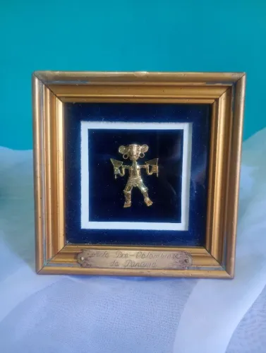 Réplica autêntica de um artefato pré-colombiano escavado no Panamá.