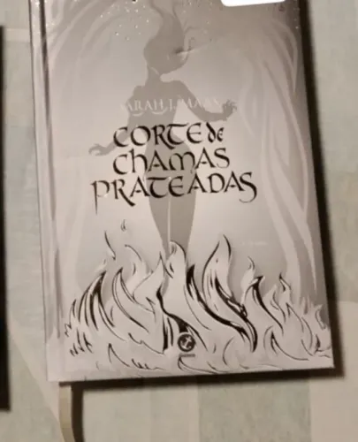 Corte de chamas prateadas edição de luxo