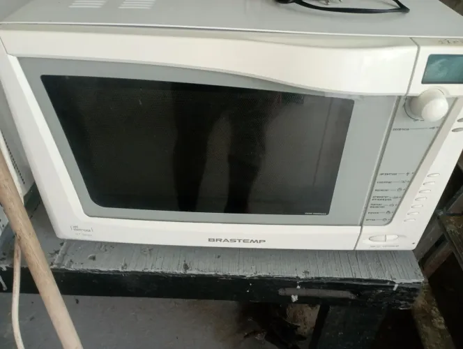 Microondas Brastemp retrô 