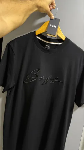 T-shirt BOSS - tamanho M