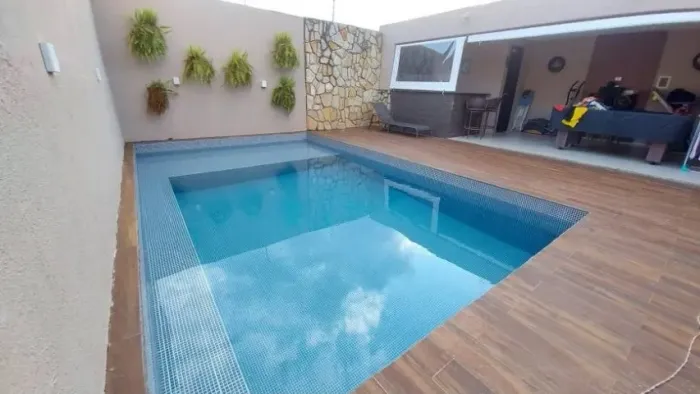 casa a venda no canto do forte com 170m 3 dormitórios 4 vagas piscina e churrasqueira