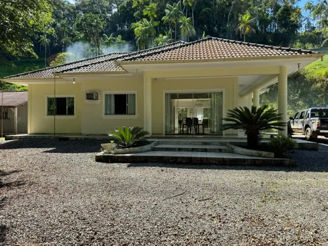 Belo sitio em Santo Amaro da Imperatriz!