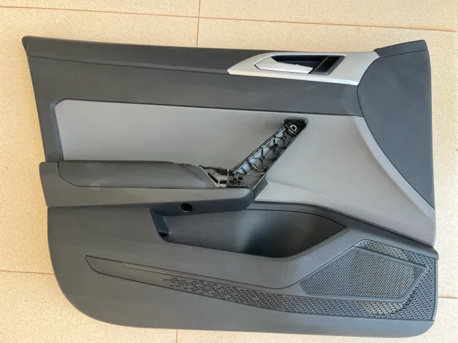 Forro de porta VW Polo 2018 a 2022 lado esquerdo motorista