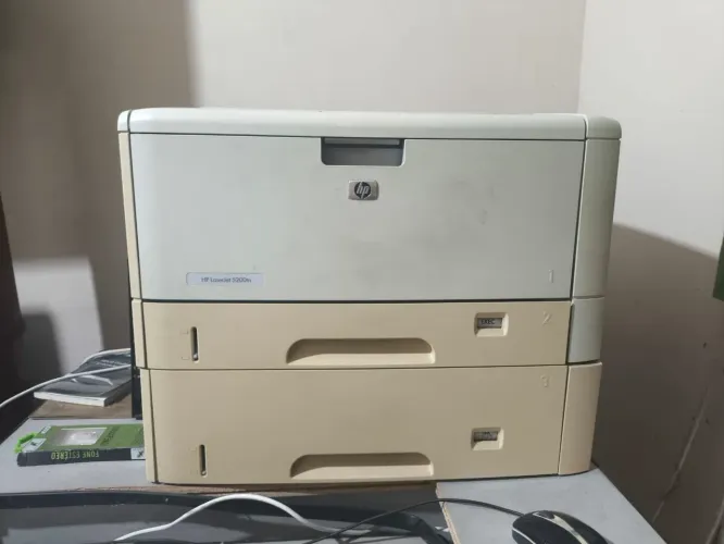 Vendo impressora laser e notebook.