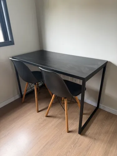 Mesa e 2 cadeiras