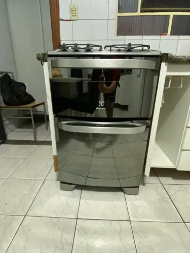 Fogão Electrolux 4 bocas com dois fornos