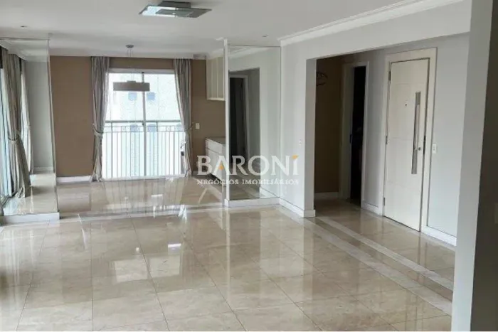 Apartamento à venda em Moema, alto padrão, 220m², 3 suítes, varanda gourmet, 5 vagas, laze
