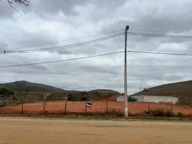 AREA INDUSTRIAL 2724 metro 45 DE FRENTE COM 61 METROS DE FUNDOS, HA 500 METROS DO POSTO DA