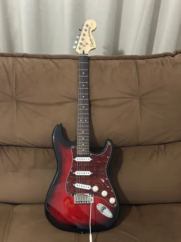 Guitarra Squier Standard