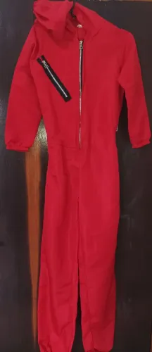 Roupa fantasia Lá Casa de Papel com máscara 