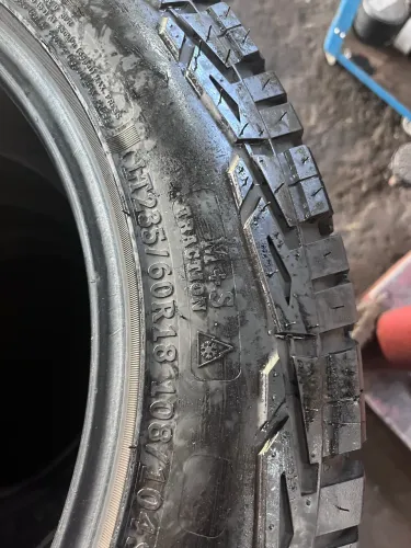 Pneus 235/60R18 A/T Road Cruza