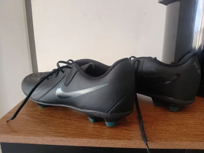 Chuteira Nike Phantom GX