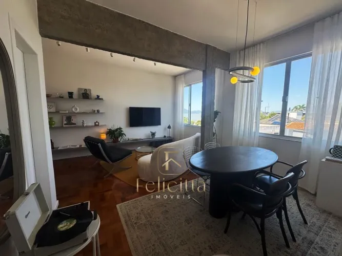 Apartamento com 01 dormitório em Coqueiros, Florianópolis/SC
