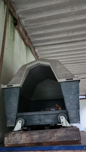 Casinha de cachorro de plástico resistente, para cães de médio e grande porte
