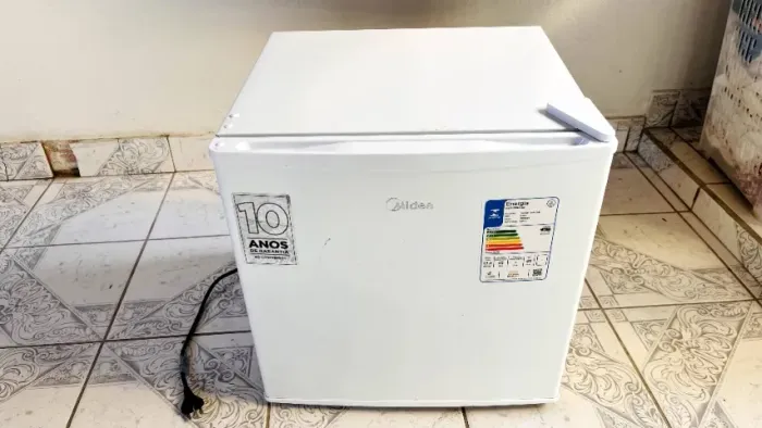 Frigobar Midea 45L 110V