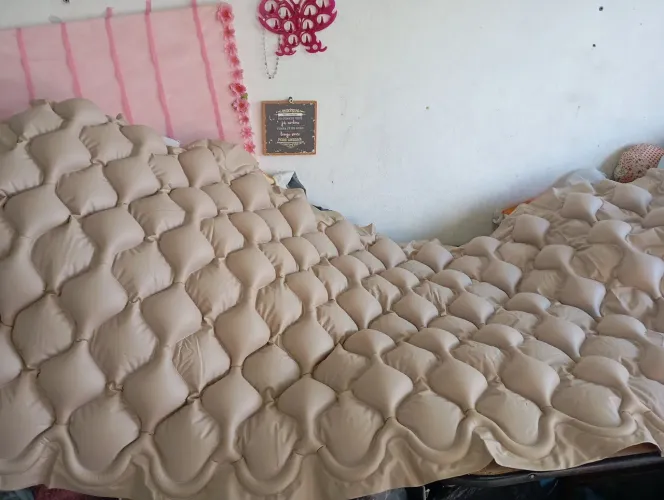 Colchão pneumático. Vendo colchão para pessoas acamadas para evitar feridas e escaras.. co