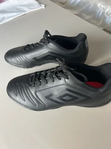 Chuteira feminina umbro