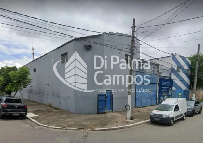 Galpão para locação com 600m² de esquina no bairro Ipiranga