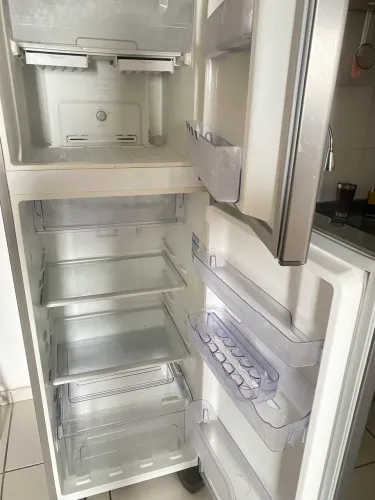 Geladeira Frosfree Eletrolux