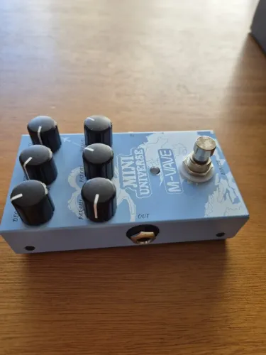 Pedal M-Vave Mini Universe Reverb, com caixa original