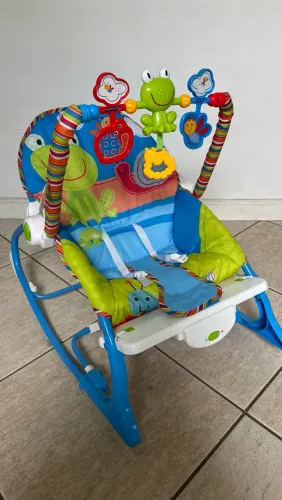 Cadeira de balanço infantil