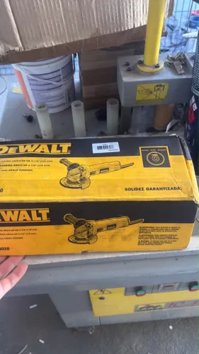 lixadeira /esmerilhadeira dewalt